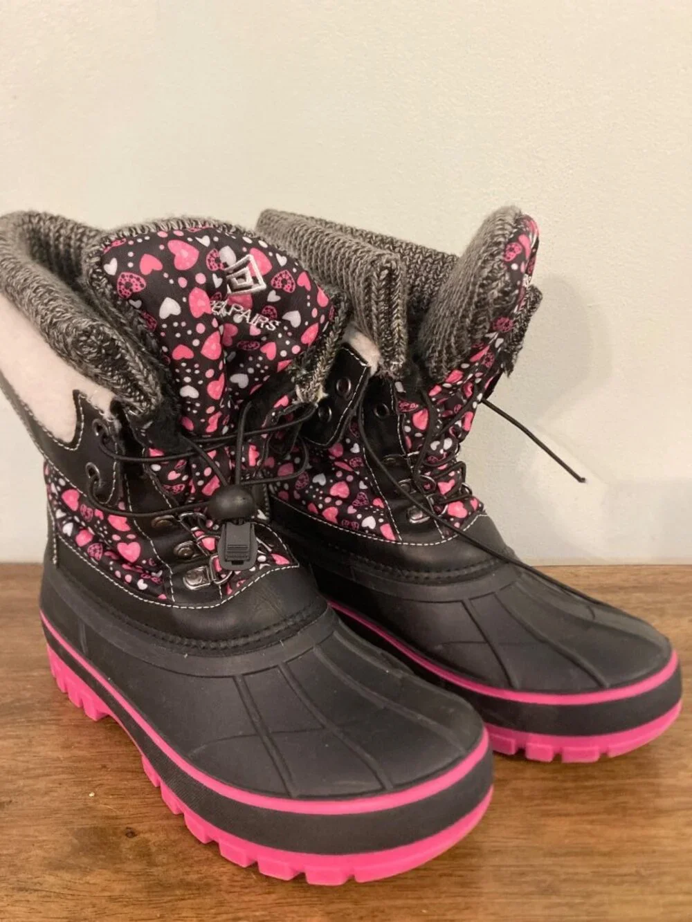 Dream Pairs Girls Waterproof Snow Boots Pink Hearts Size 4